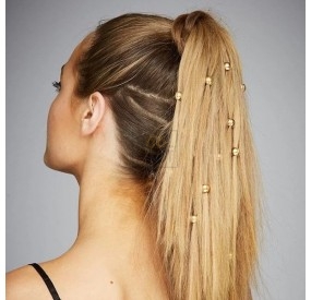 Sephora Shine Charms gold - hairstyle